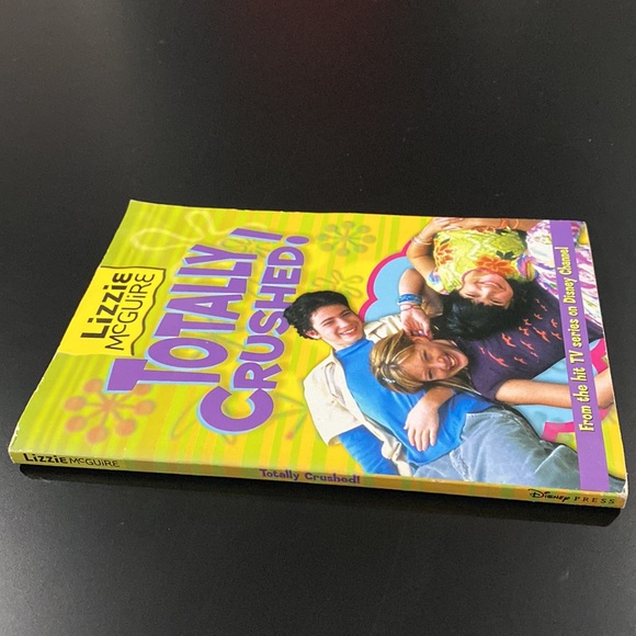 Lizzie McGuire #2: Totally Crushed! by Kiki Thorpe - Paperback Novel - Picture 3 of 6